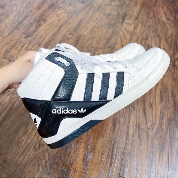 Adidas Originals • Hard Court High 3 basketball shoes white black lace up main image 9